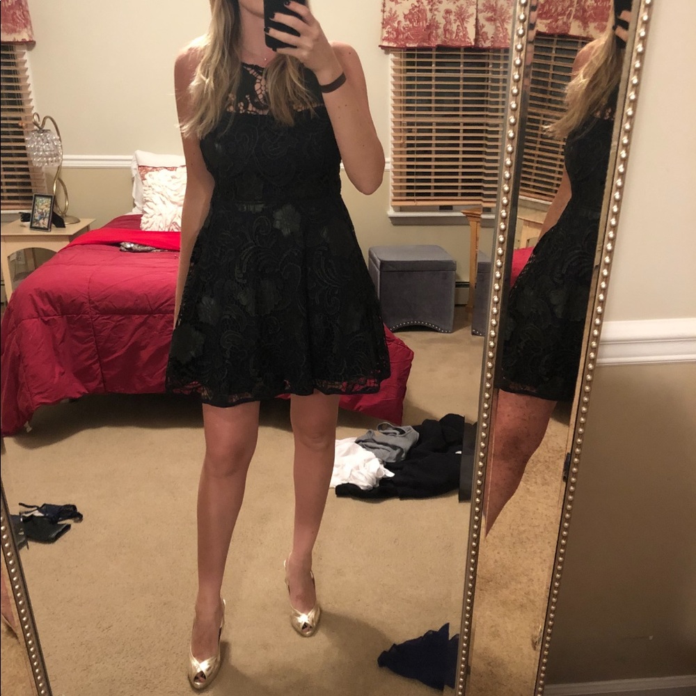 Dress - Picture 4 of 4